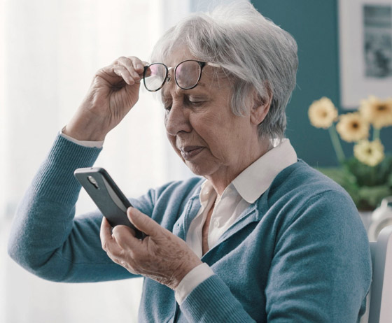 تعتقد أنها مشاكل خطيرة.. 5 علامات تدل أنك ترتدي النظارات الطبية الخاطئة صورة رقم 6