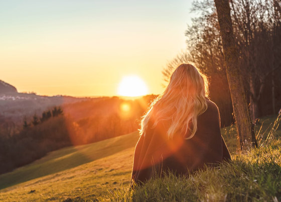 إليكم 7 أطعمة وعادات شائعة تعجّل الهرم وتجعلكم أكبر من عمركم بكثير صورة رقم 7