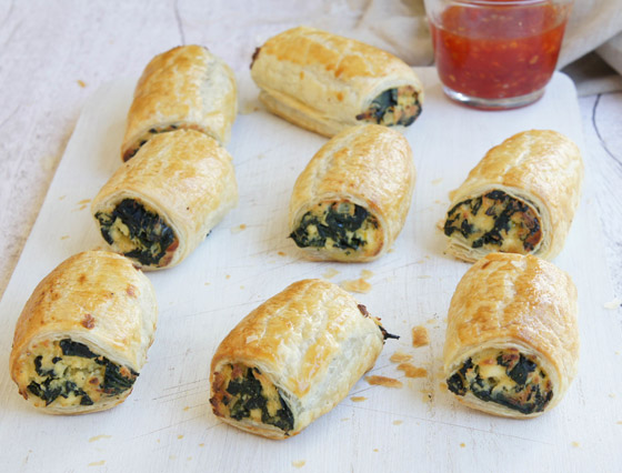 إليكم طريقة تحضير رولات السبانخ والجبن الشهية صورة رقم 2