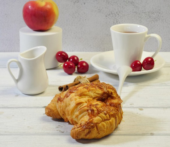 إليكم طريقة تحضير كرواسون التفاح بالقرفة الهش والسهل اللذيذ صورة رقم 1