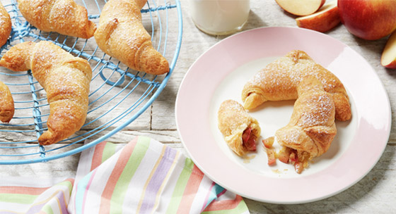 إليكم طريقة تحضير كرواسون التفاح بالقرفة الهش والسهل اللذيذ صورة رقم 2