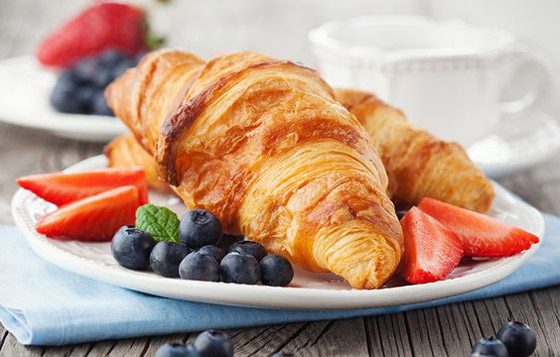 إليكم طريقة تحضير كرواسون التفاح بالقرفة الهش والسهل اللذيذ صورة رقم 5