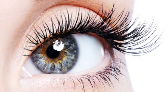 للحفاظ عليها قوية ومنعها من التساقط.. 8 أخطاء تدمر الرموش عليكم تجنبها صورة رقم 10