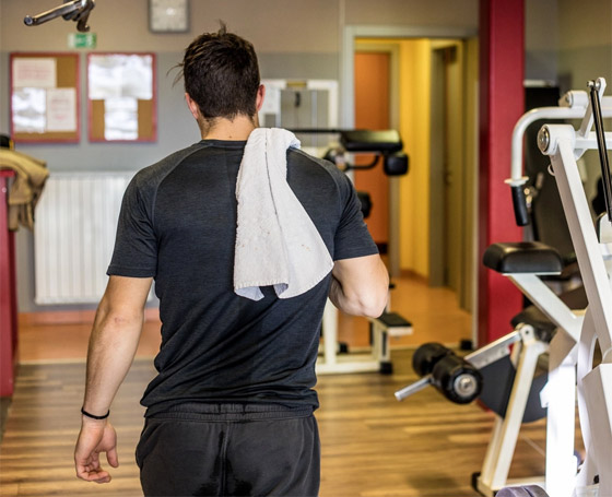 احذر! 6 مخاطر صحية ستصيبك إذا لم تستحم بعد التمارين الرياضية صورة رقم 1