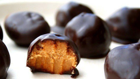 إليكم طريقة تحضير حلى الشوكولاتة الداكنة الصحية لمرضى السكري صورة رقم 4