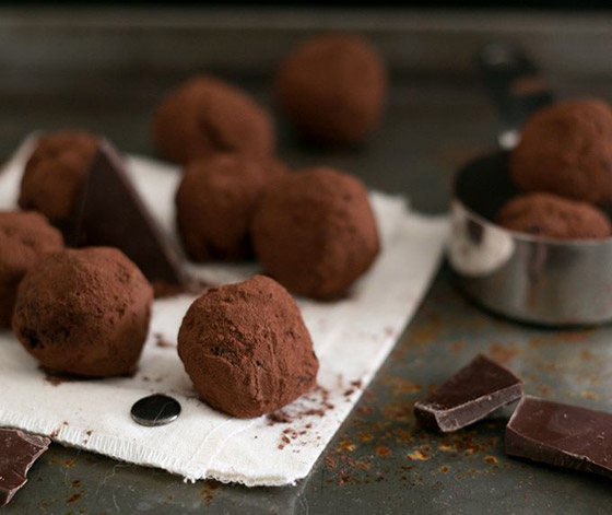 إليكم طريقة تحضير حلى الشوكولاتة الداكنة الصحية لمرضى السكري صورة رقم 5