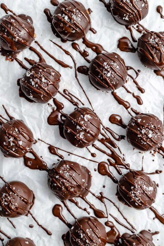 إليكم طريقة تحضير حلى الشوكولاتة الداكنة الصحية لمرضى السكري صورة رقم 2