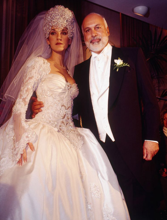 صور 10 عرائس شهيرات ارتدين فساتين زفاف جميلة وغريبة لا تنسى.. صورة رقم 6