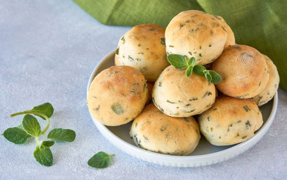 إليكم طريقة تحضير معجنات الزعتر الأخضر الشهية والمميزة صورة رقم 1