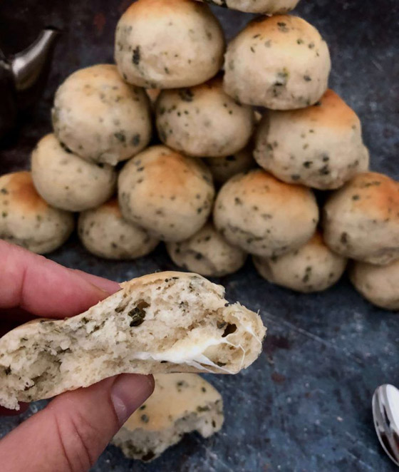 إليكم طريقة تحضير معجنات الزعتر الأخضر الشهية والمميزة صورة رقم 3