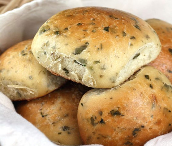 إليكم طريقة تحضير معجنات الزعتر الأخضر الشهية والمميزة صورة رقم 4