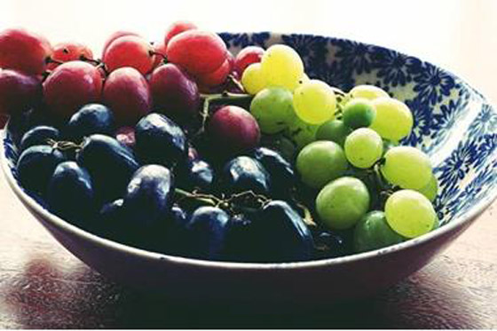العنب الفاتح أم الداكن..أيهما أكثر فائدة للصحة؟ صورة رقم 1