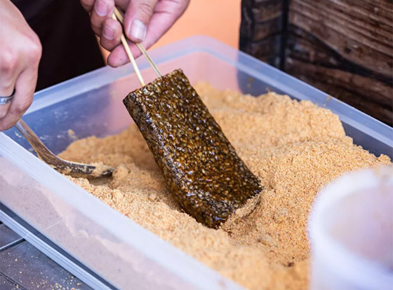 فطائر الدم والخفافيش المقلية.. إليكم أقرف 10 أطباق في العالم! صور صورة رقم 3