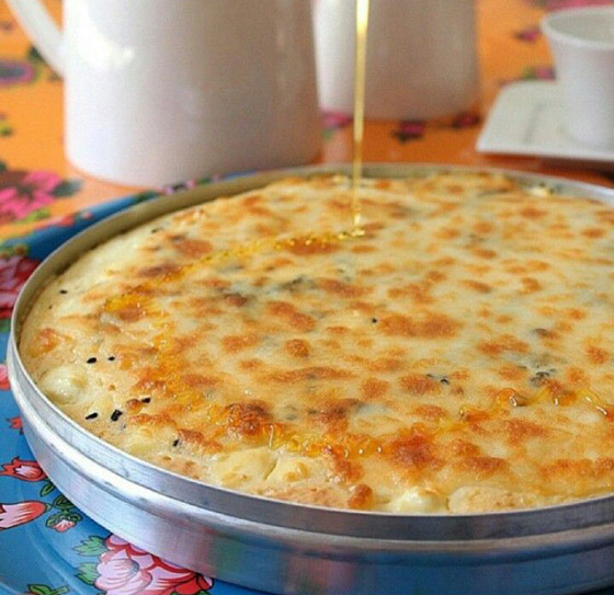 إليكم طريقة تحضير فطيرة الأجبان بالعسل الشهية والسهلة صورة رقم 5 إليكم طريقة تحضير فطيرة الأجبان بالعسل الشهية والسهلة صورة رقم 5