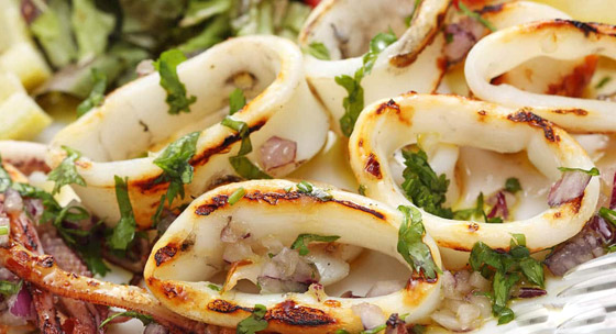 إليكم طريقة تحضير كالاماري مشوي بالثوم والصوص للرجيم صورة رقم 3