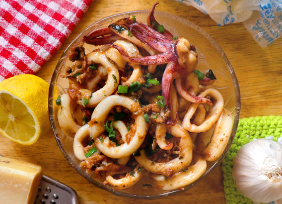 إليكم طريقة تحضير كالاماري مشوي بالثوم والصوص للرجيم صورة رقم 4