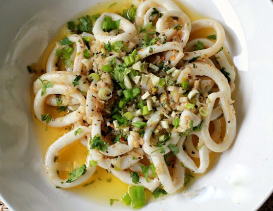 إليكم طريقة تحضير كالاماري مشوي بالثوم والصوص للرجيم صورة رقم 6