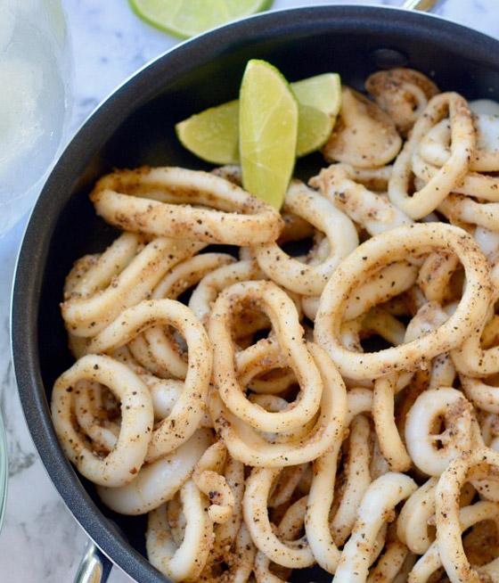 إليكم طريقة تحضير كالاماري مشوي بالثوم والصوص للرجيم صورة رقم 7