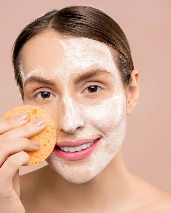 10 عادات تحدث فرقاً كبيراً في روتين العناية التجميليّة صورة رقم 2