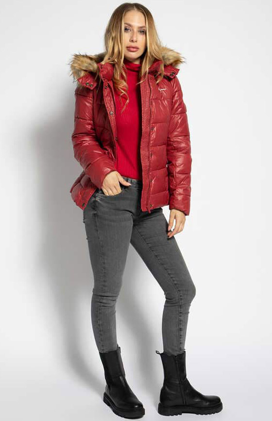 بالصور: صيحات شتوية أنيقة يمكنك اعتمادها مع الجينز الضيق صورة رقم 4