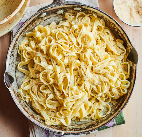 إليكم طريقة تحضير باستا الليمون والكريمة السهلة والشهية صورة رقم 4