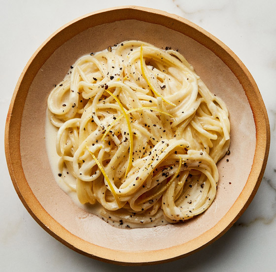 إليكم طريقة تحضير باستا الليمون والكريمة السهلة والشهية صورة رقم 5