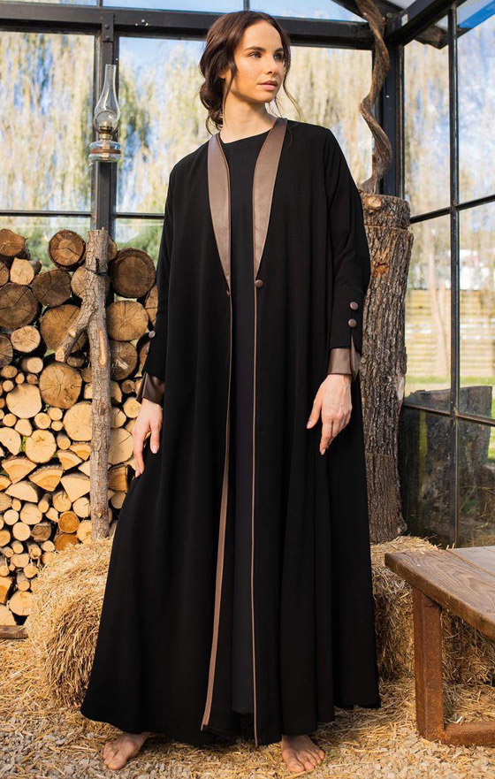 بالصور: إليكم أجمل موديلات عبايات بألوان شتوية موضة 2022 صورة رقم 11 بالصور: إليكم أجمل موديلات عبايات بألوان شتوية موضة 2022 صورة رقم 11