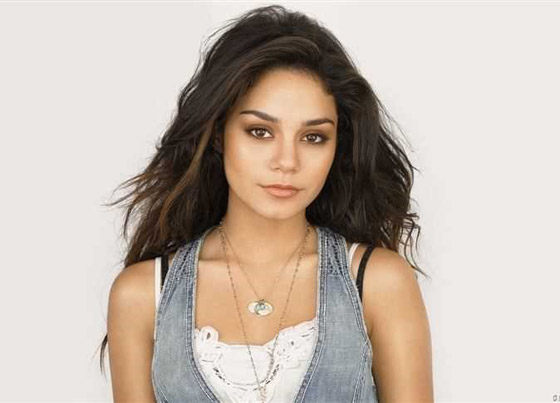 أخطاء وقعت فيها نجمات العالم عند اختيار تسريحة الشعر صورة رقم 4