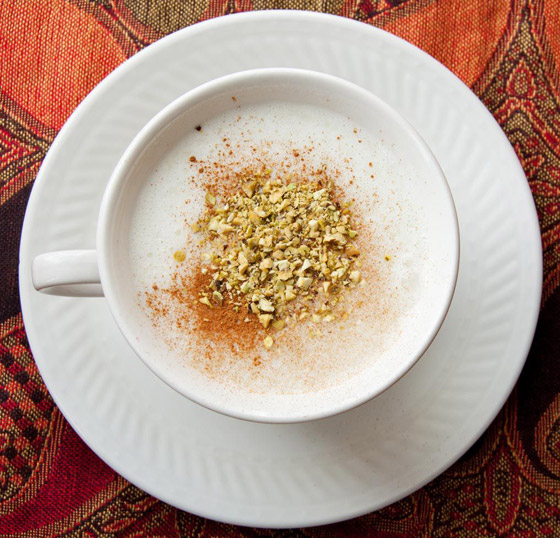 السحلب.. المشروب الشتائي المفضل بـ3 خطوات فقط! صورة رقم 7