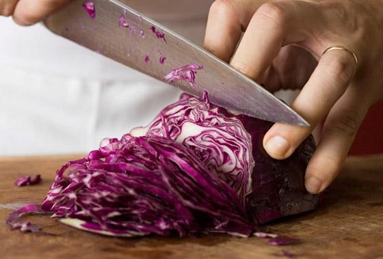 الوقاية من الأمراض والحفاظ على البشرة.. إليكم فوائد الملفوف الأحمر المذهلة صورة رقم 8