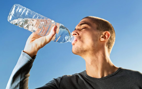 من بينها رائحة الفم الكريهة والجوع.. 8 علامات تدل على الإصابة بالجفاف صورة رقم 8