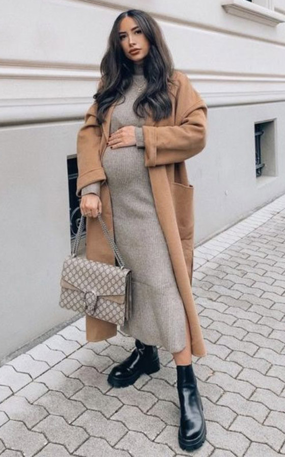 أفكار تساعدك على تنسيق المعطف خلال فترة الحمل في شتاء 2022 صورة رقم 1