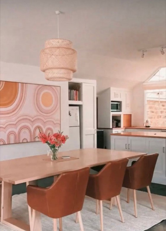 زوجان يحولان كوخاً قديماً إلى منزل أحلامهما صورة رقم 7