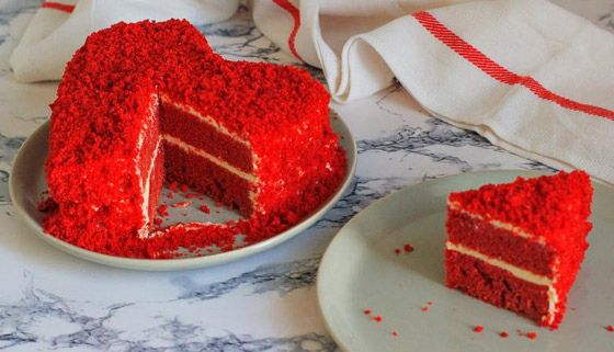 إليكم طريقة تحضير كعكة عيد الحب المخملية بالكريمة والحليب الشهية صورة رقم 1 إليكم طريقة تحضير كعكة عيد الحب المخملية بالكريمة والحليب الشهية صورة رقم 1