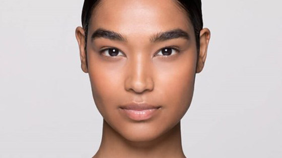 دليلك الكامل لغسل وجهك وفقاً لنوع بشرتك صورة رقم 2