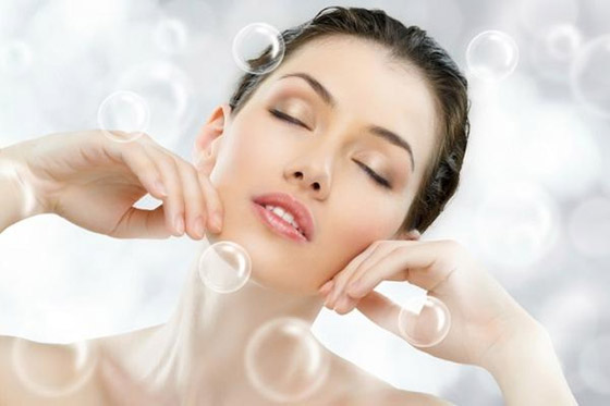 دليلك الكامل لغسل وجهك وفقاً لنوع بشرتك صورة رقم 8