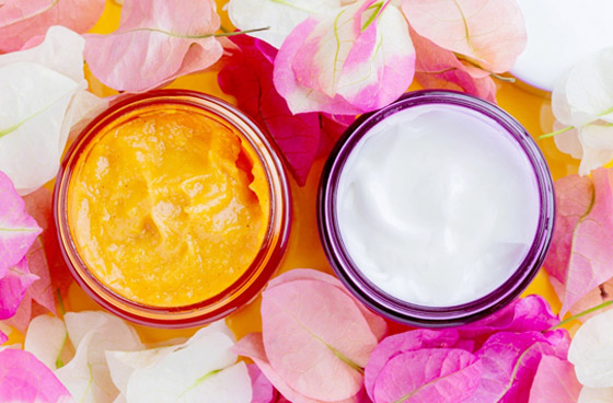 إليكم وصفات منزلية مدهشة لتحضير ماسك الكولاجين المعزز لشباب البشرة صورة رقم 2