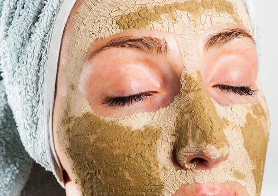 إليكم وصفات منزلية مدهشة لتحضير ماسك الكولاجين المعزز لشباب البشرة صورة رقم 3