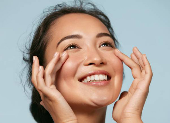 إليكم وصفات منزلية مدهشة لتحضير ماسك الكولاجين المعزز لشباب البشرة صورة رقم 4