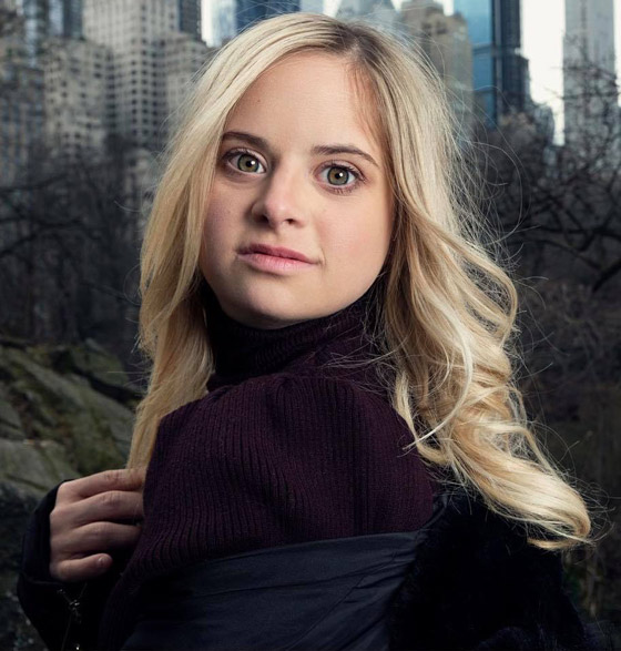 صور: فيكتوريا سيكرت تضم أول عارضة أزياء مصابة بمتلازمة داون صورة رقم 9