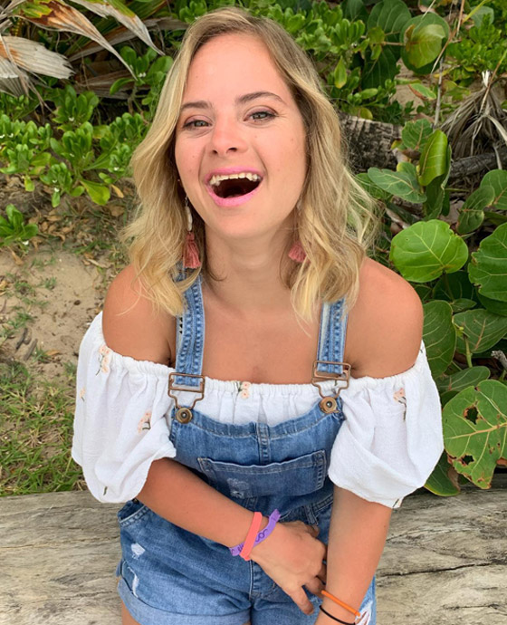 صور: فيكتوريا سيكرت تضم أول عارضة أزياء مصابة بمتلازمة داون صورة رقم 15