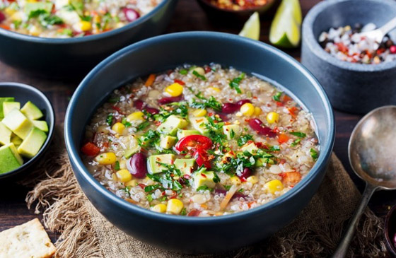 إليكم طريقة تحضير شوربة الكينوا بالخضار الصحية والشهية صورة رقم 1