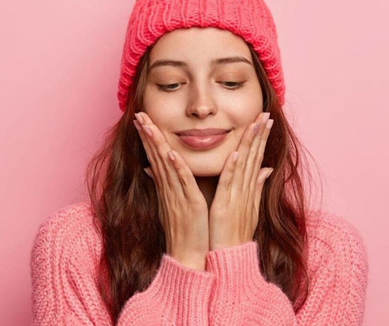 7 مكونات سحرية تحتاجها البشرة والشعر في فصل الشتاء صورة رقم 8