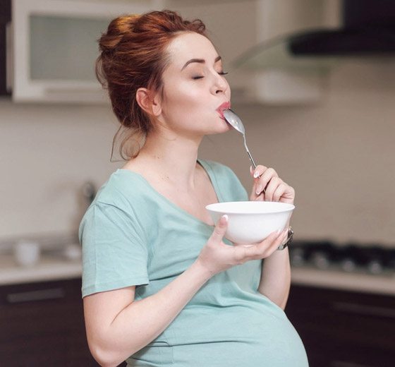 لتحافظي على صحتك وصحة الجنين.. أفضل الأطعمة لتناولها بفترة الحمل صورة رقم 13