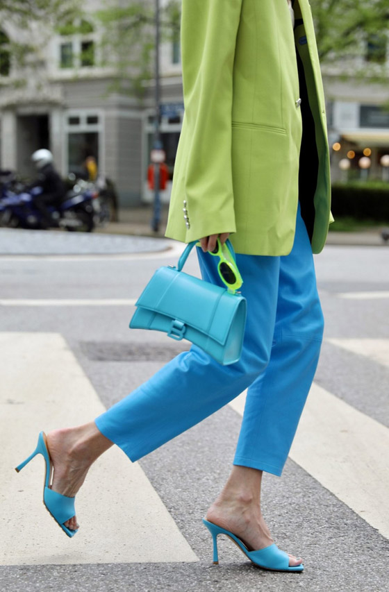 صور.. ألوان يمكن تنسيقها مع الأزرق بكل سهولة لإطلالة أنيقة جذابة صورة رقم 2