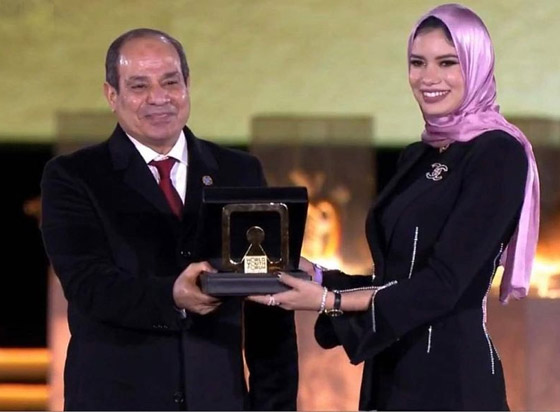 فيديو وصور: هل ستكون المهندسة دينا أيمن أول محجبة تحمل لقب ملكة جمال الكون؟ صورة رقم 3