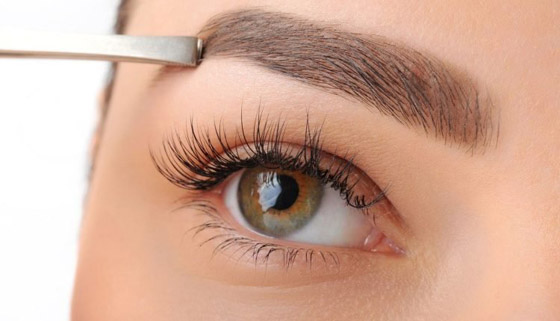 احصلي على حواجب كثيفة بسيروم منزلي الصنع صورة رقم 2