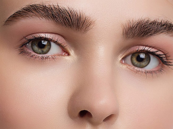 احصلي على حواجب كثيفة بسيروم منزلي الصنع صورة رقم 3