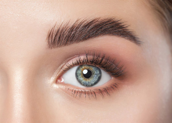 احصلي على حواجب كثيفة بسيروم منزلي الصنع صورة رقم 6