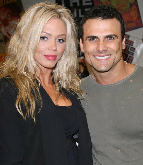 صور: عارضة أزياء شهيرة متشردة في الشوارع بسبب المخدرات وتأكل الطعام من القمامة! صورة رقم 2 صور: عارضة أزياء شهيرة متشردة في الشوارع بسبب المخدرات وتأكل الطعام من القمامة! صورة رقم 2